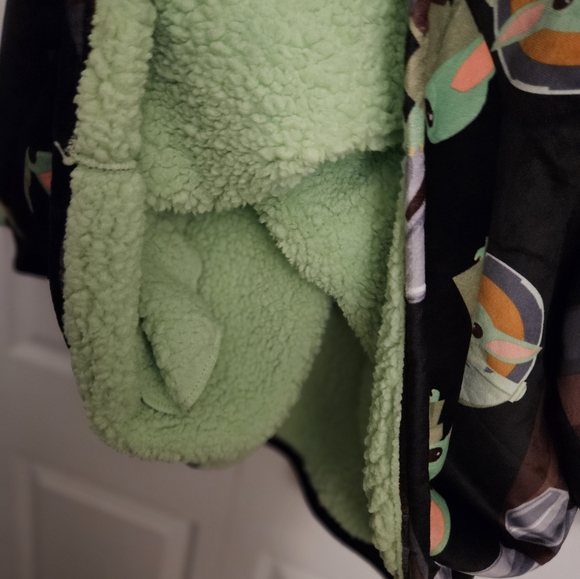Star Wars Baby Yoda Big Kid Blanket Hoodie OS - Picture 8 of 8
